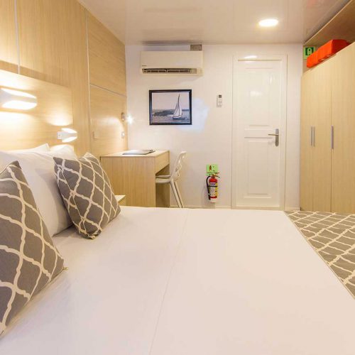 Solaris Yacht Ecuador Hauptdeck